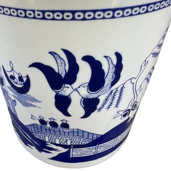 Vintage Blue Willow Coffee Tea Mug Blue White Unmarked - Picture 7 of 11